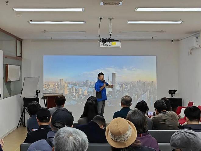 “山河入镜·岁月成诗”摄影诗歌作品展 让公益之心在光影诗行间绽放